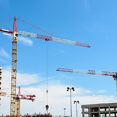 Более 40 городов приостанавливают выдачу разрешений на строительство
