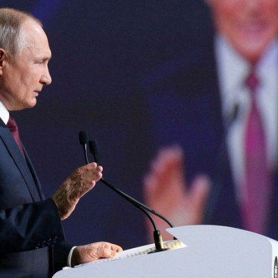 Владимир Путин распорядился продлить льготную ипотеку до 2024 года